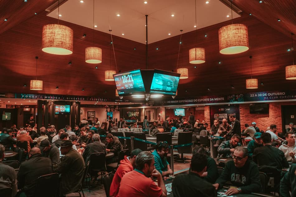 Com fila de espera, Premier Bodog acontece nesta sexta no H2 Curitiba