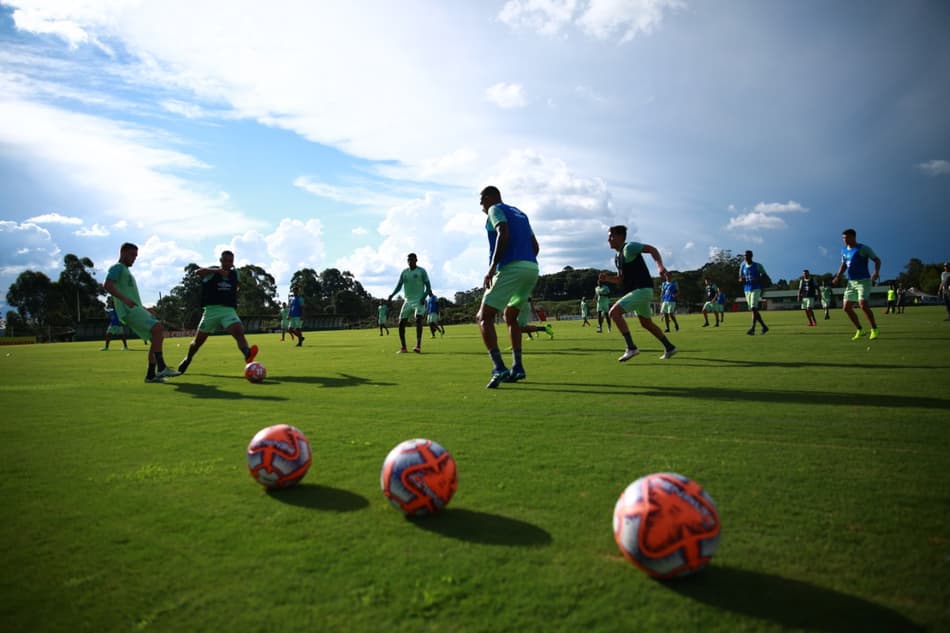 Dividindo o plantel, Chapecoense se prepara para sequência como visitante
