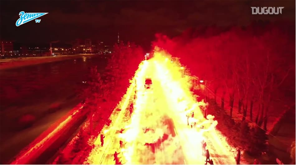 VÍDEO: Torcida do Zenit faz recepção incrível para o time na Liga Europa