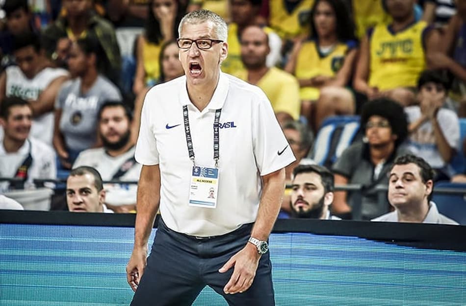 Com receio da variante brasileira do coronavírus, Colômbia proíbe seleção de basquete a entrar no país
