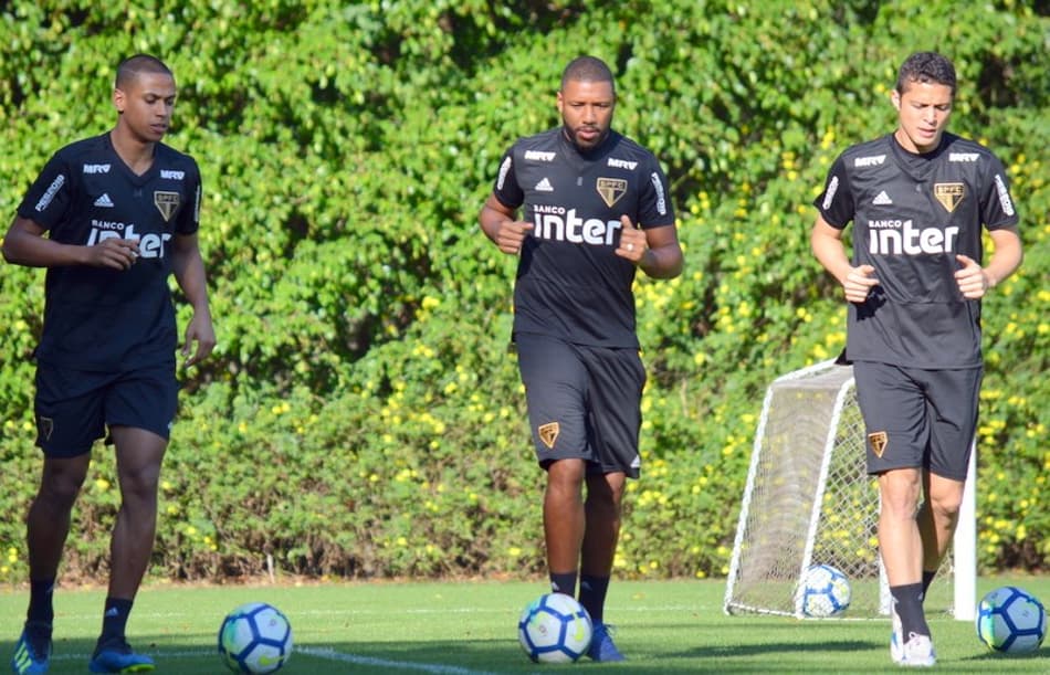 Zagueiro com Cuca na China, Jucilei vira opção para defesa do São Paulo