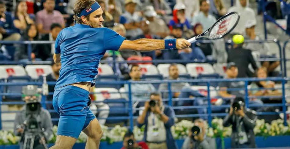 Federer sofre novamente, mas garante a 50ª vitória em Dubai