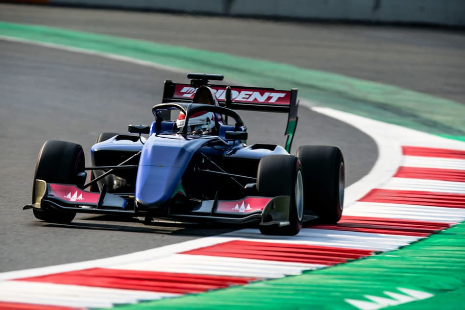 Pedro Piquet fica perto de mais um pódio na Fórmula 3, mas carro tem problemas no fim em Sochi