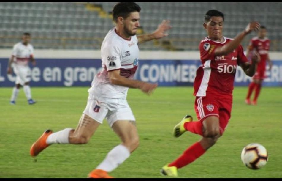 Monagas leva partida as penalidades com gol salvador, mas Royal Pari avança