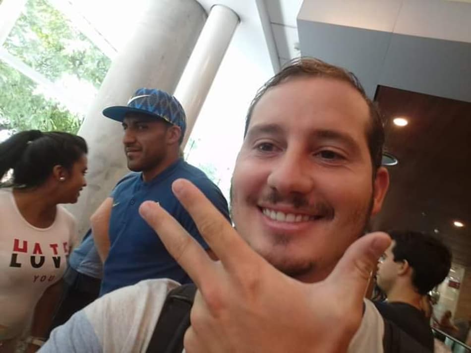 Ex-Cruzeiro, Ramón Ábila agride torcedor do River Plate; Confira