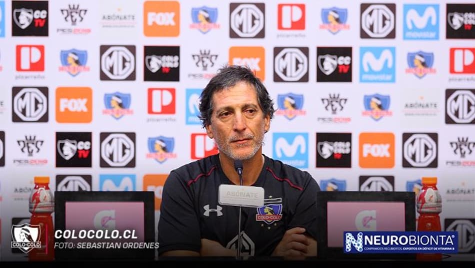 No Chile, técnico volta a deixar coletiva após barulho de celular