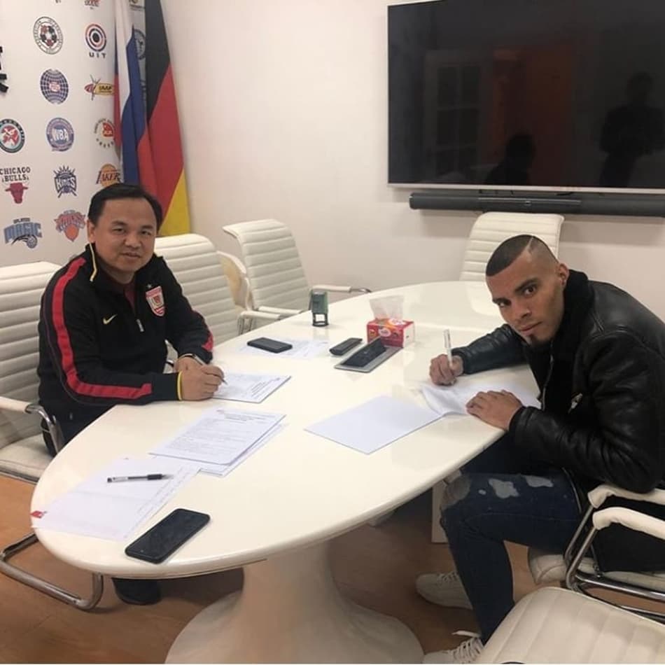 Destaque na Bulgária, Maurides se transfere para o futebol chinês