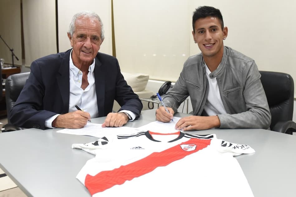 De olho na Libertadores, River Plate anuncia reforço na lateral