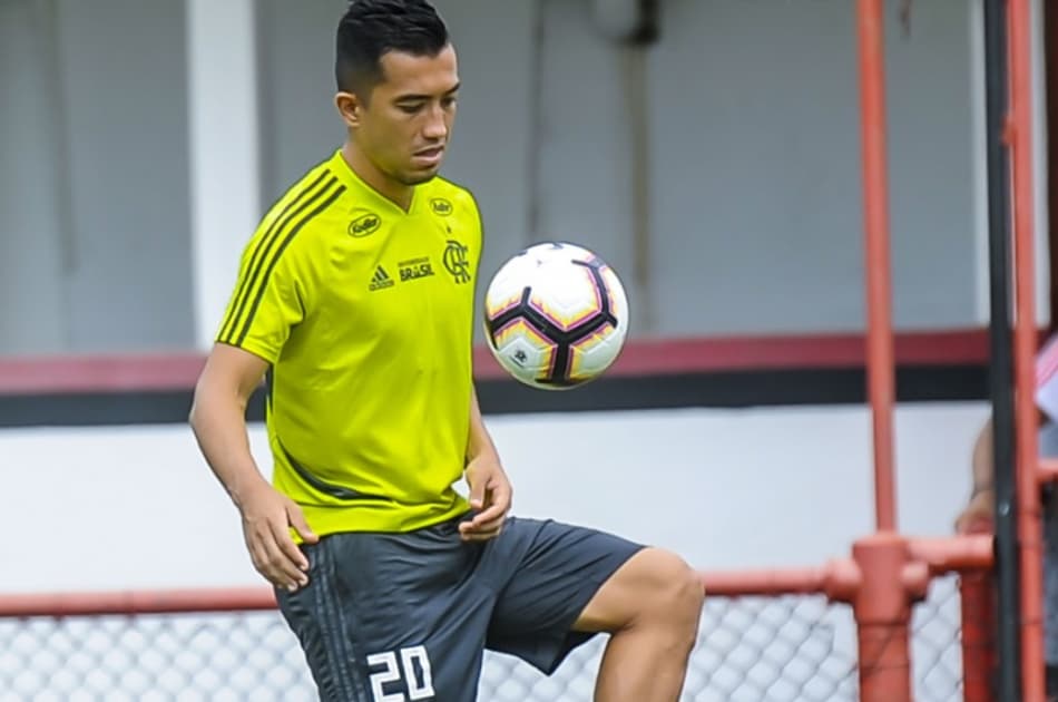 Centroavante colombiano Fernando Uribe retorna a ex-clube