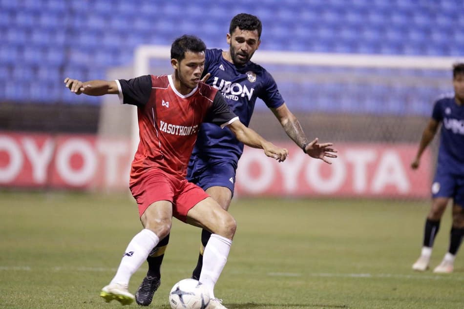 Diego Lima marca duas vezes, dá assistência e comemora início no Ubon United