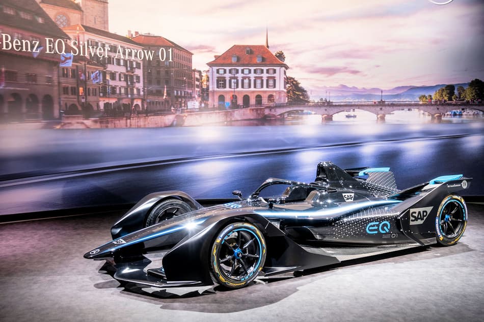 A contagem regressiva começou: Mercedes revela teaser do ‘EQ Silver Arrow 01’ para sua 1ª temporada na Fórmula E