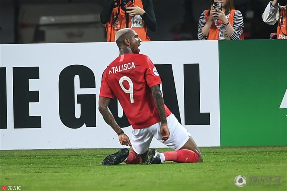 Talisca e Paulinho garantem vitória do Guangzhou na Champions da Ásia