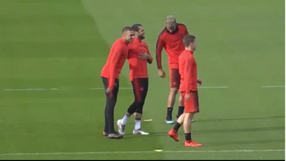 VÍDEO: Mbappé mostra animação em treino do PSG com Dani Alves e Thiago Silva