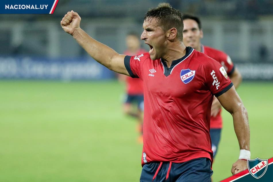 Sem problemas defensivos, Nacional joga bem e vence o Zamora