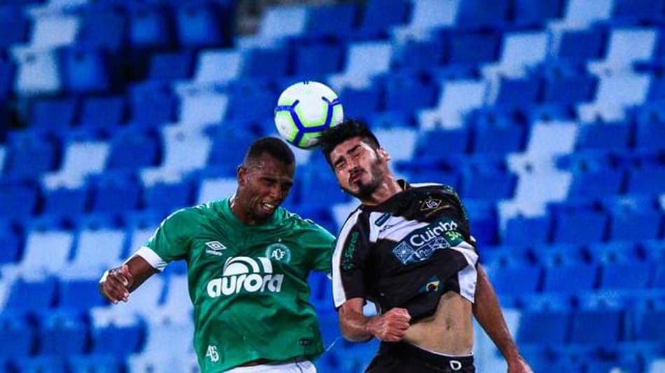 De virada, Chapecoense bate o Mixto e continua na Copa do Brasil