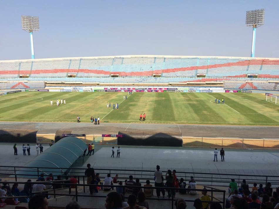 Em forma de protesto, clubes venezuelanos entram em campo, mas não jogam; Confira