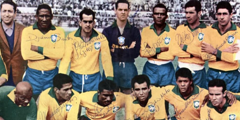 A Seleção Brasileira de 1962 marcou a história do futebol mundial. Com grandes craques, como Pelé, Garrincha, Djalma Santos e Vavá, o Brasil conquistou o bicampeonato da Copa do Mundo, batendo a Tchecoslováquia na final. Dos 22 nomes do grupo, sete estão vivos. Nesta segunda-feira, o ex-atacante Coutinho morreu, aos 75 anos. Veja cada nome daquele grande elenco.