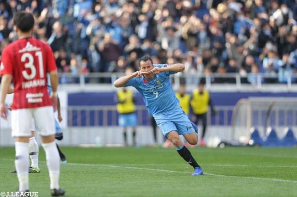 Leandro Damião começa voando no Japão e comemora: 'Me adaptei bem'
