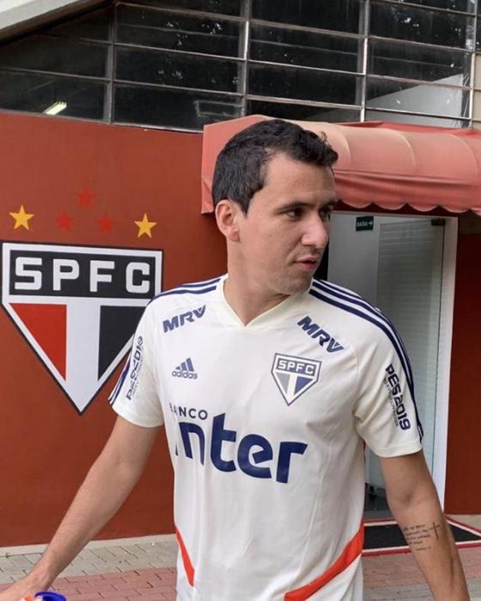 São Paulo de azul e com símbolo estilizado nos treinos não é novidade; entenda aqui