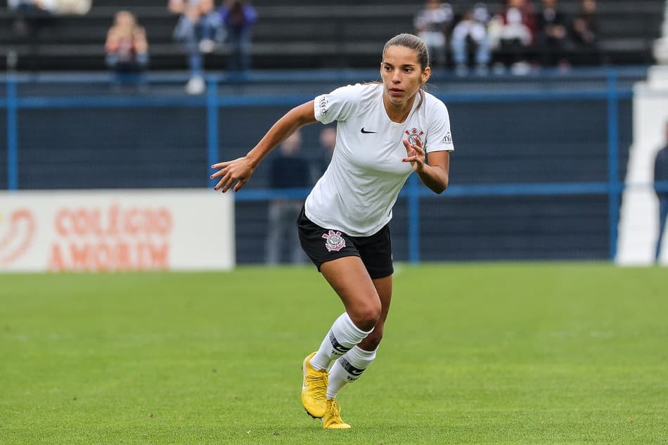 Após gol na estreia, Millene mira clássico pelo Brasileirão feminino