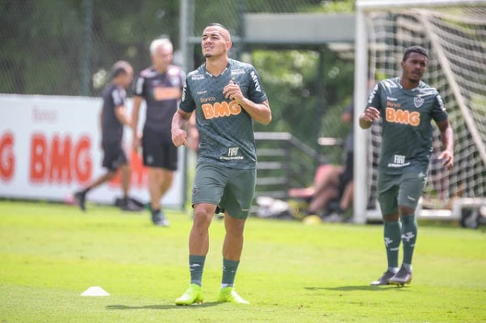 Emprestado pelo Palmeiras ao Galo, Papagaio pode ir a Chape ou Série B