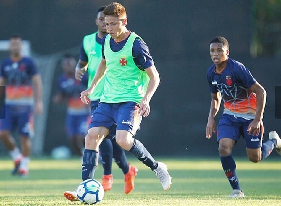 Blog do Garone: Vasco rescinde com meia do sub-20