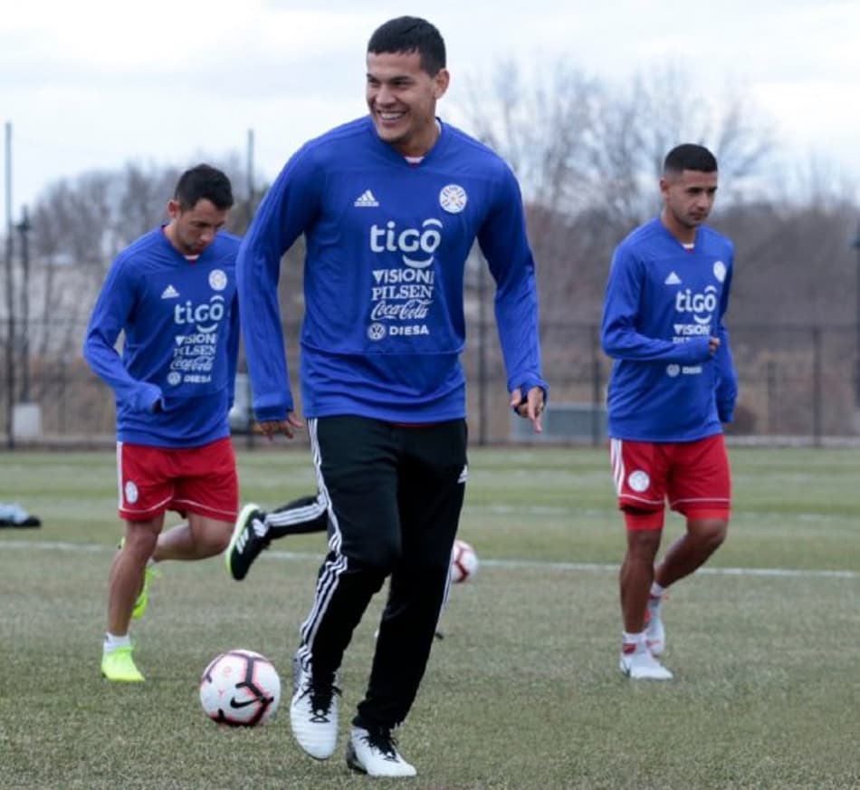 Gustavo Gómez analisa rivais do Paraguai e fala sobre o momento no Palmeiras