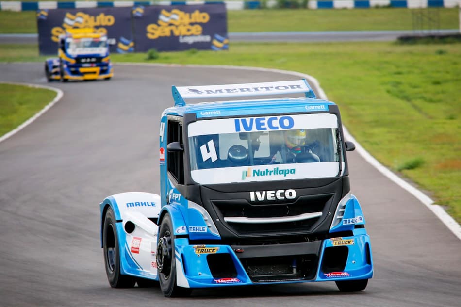 Giaffone faz história ao cravar pole na estreia da nova equipe Usual Racing