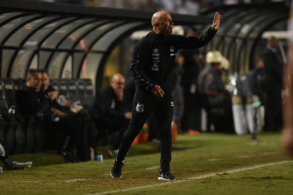 Sampaoli deve repetir escalação em dois jogos seguidos pela 1ª vez