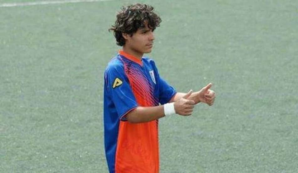 Jogador colombiano morre em partida do futebol italiano
