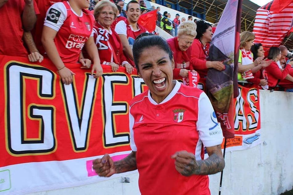 Volta a jogar pela Seleção Brasileira é o grande sonho da zagueira Jana
