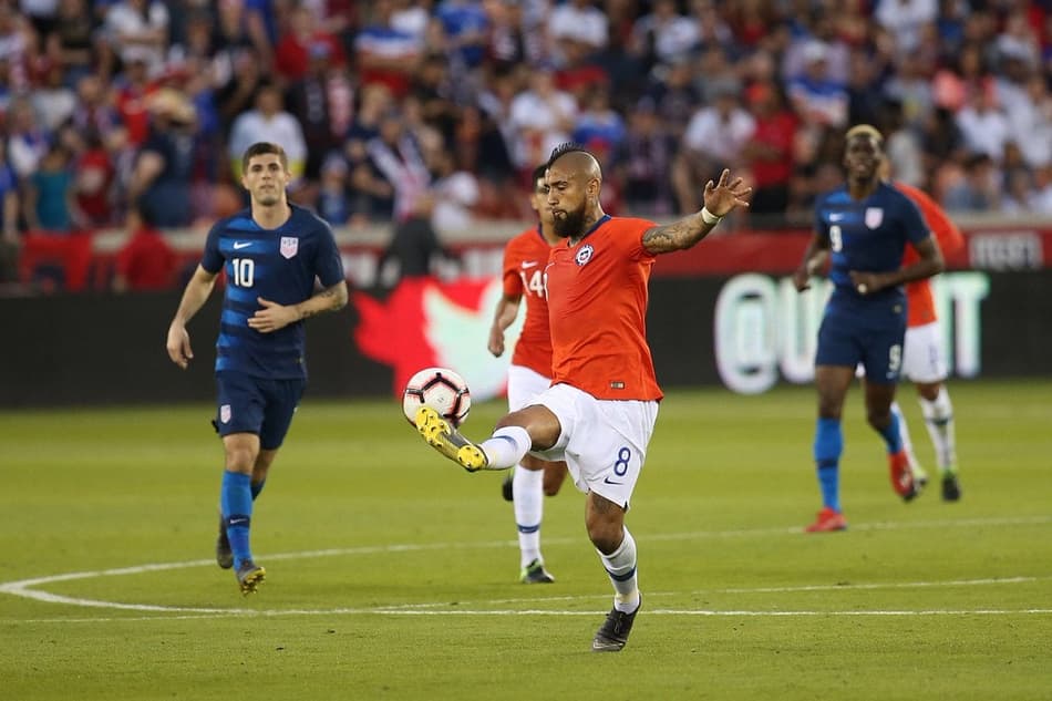 Chile joga melhor, mas fica no empate com Estados Unidos