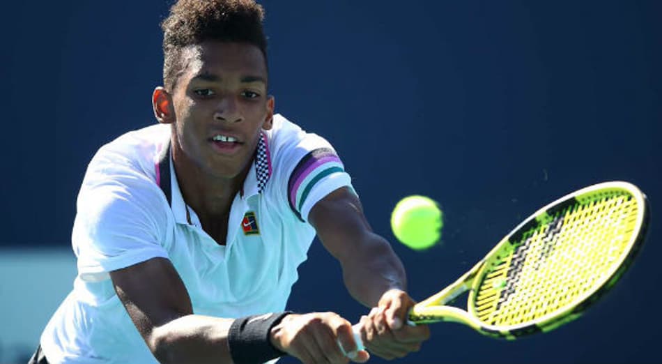 Tsonga e Shapovalov caem em Lyon. Aliassime avança