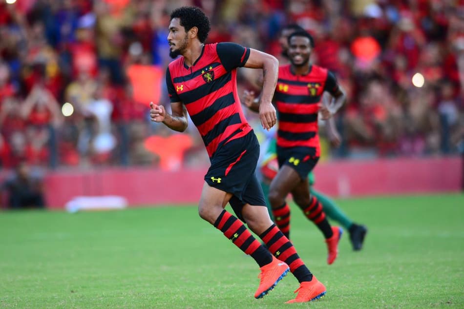 Sport admite negociação para renovar contrato de Hernane Brocador