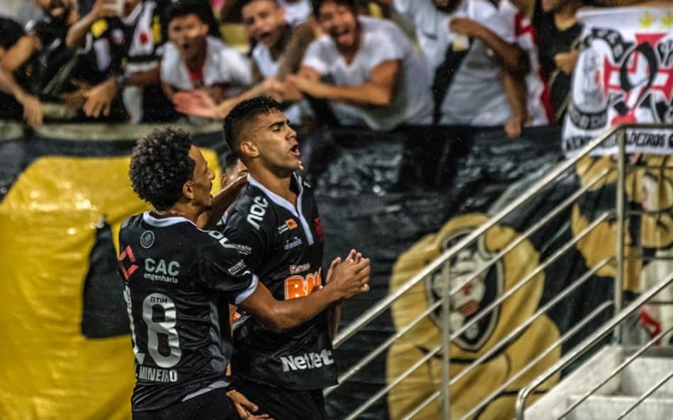 Blog do Garone: O artilheiro natural e o abandono precoce da bola