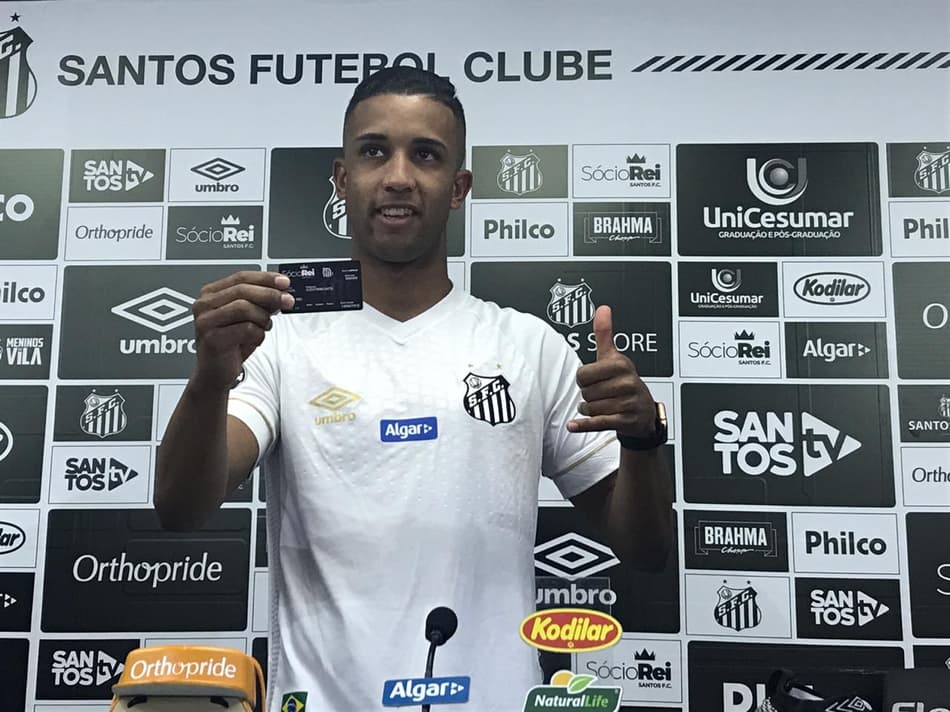 Jorge elogia treinos de Sampaoli e diz que ainda não está 100% para jogar