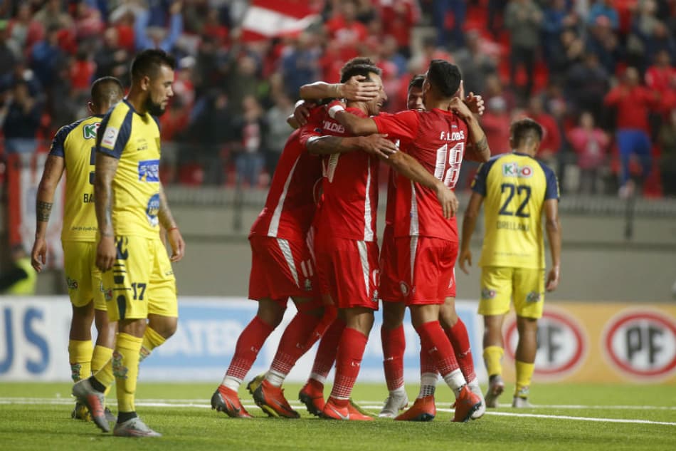 Unión La Calera vence mais uma e assume a ponta do Campeonato Chileno
