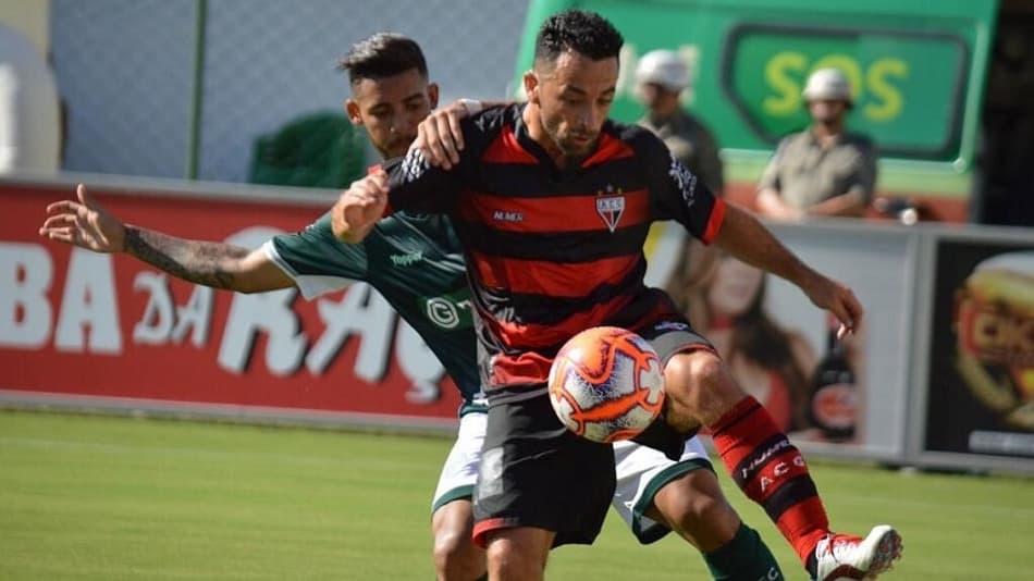 Atacante do Atlético-GO prega alto nível de concentração para decisões
