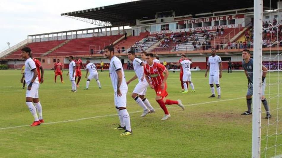 Figueira fica no empate com Hercílio Luz e perde liderança do Catarinense