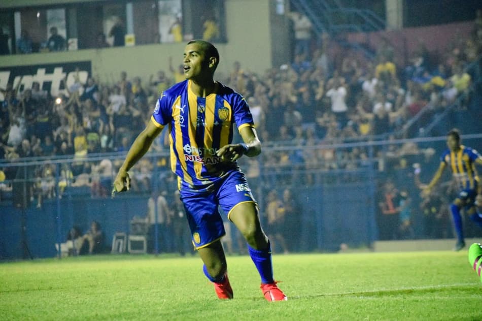 Paraguaio: Sportivo Luqueño vence e Guaraní tropeça em casa