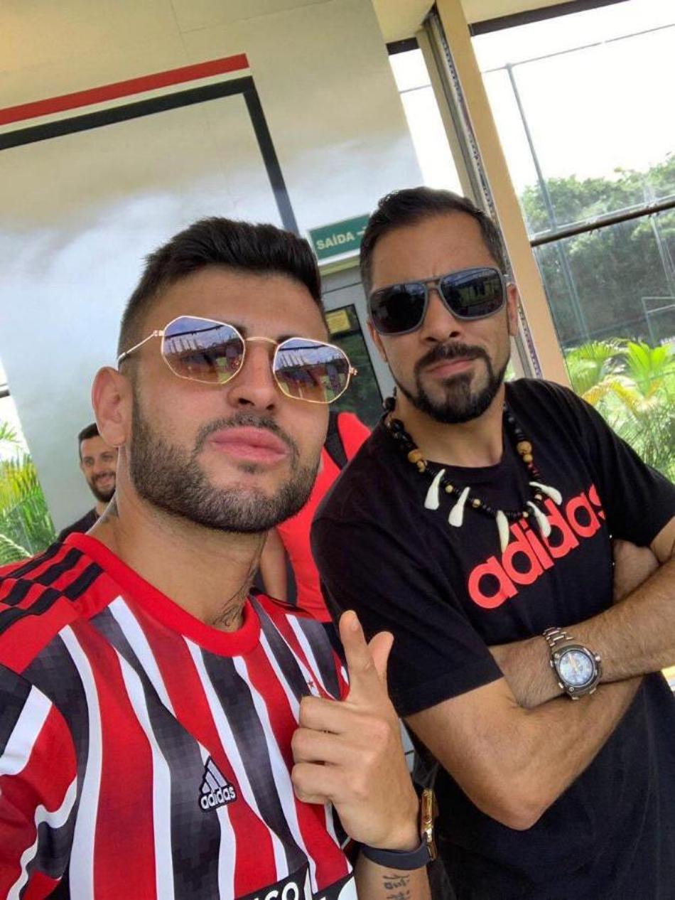 Nova camisa 2 do São Paulo é 'vazada' em foto com o volante Liziero; confira imagem