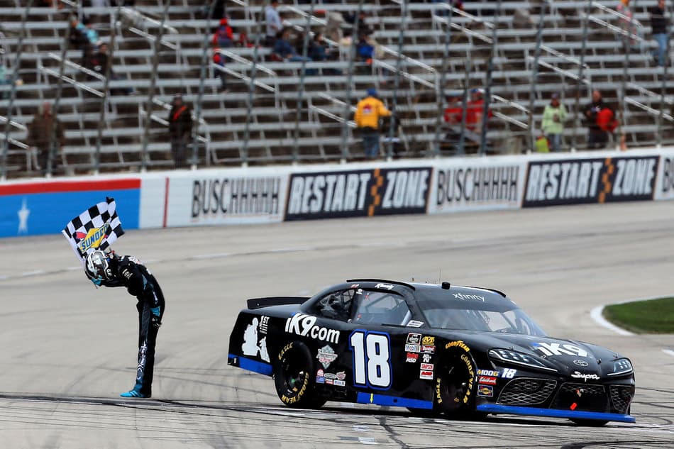 Xfinity Series: Kyle Busch assume a liderança no final para vencer no Texas