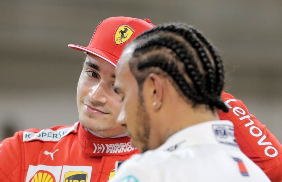 Hamilton alerta: se Ferrari tiver a mesma velocidade nas retas, vão "desaparecer" em Xangai