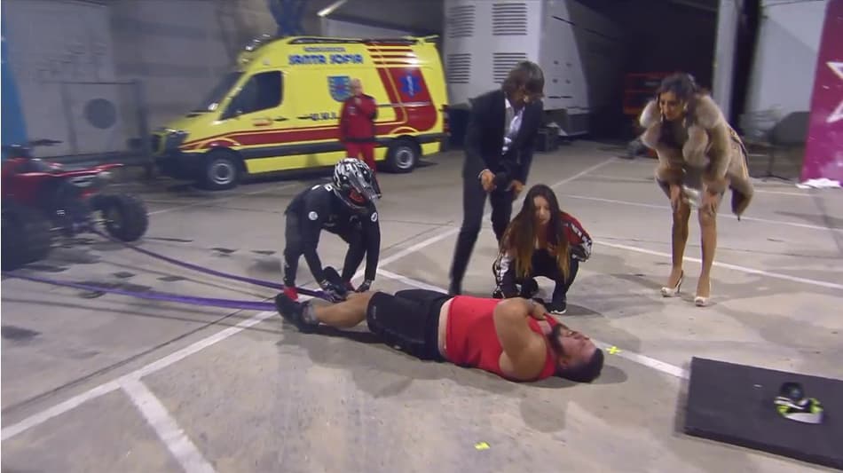Homem mais forte da Espanha se machuca em demostração ao vivo
