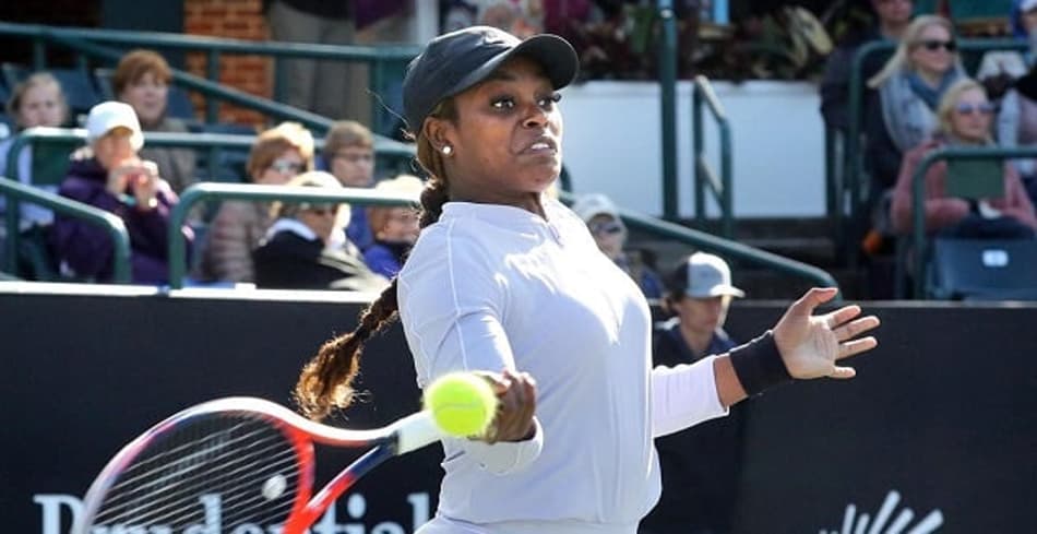Cabeças 1 e 2, Stephens e Bertens estreiam vencendo em Charleston