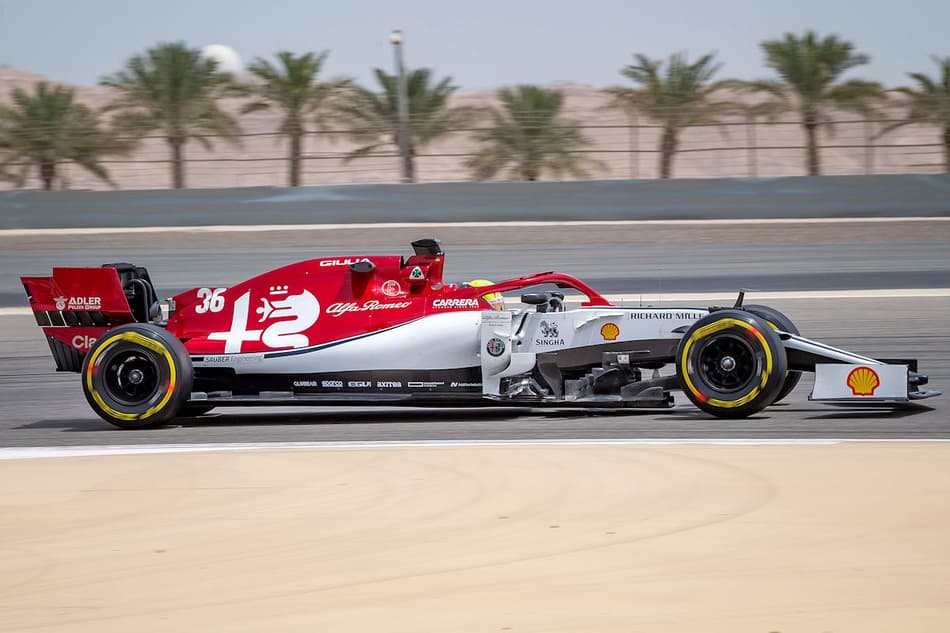 Schumacher continua testes com a Alfa Romeo no Bahrein; Fittipaldi segue na Haas