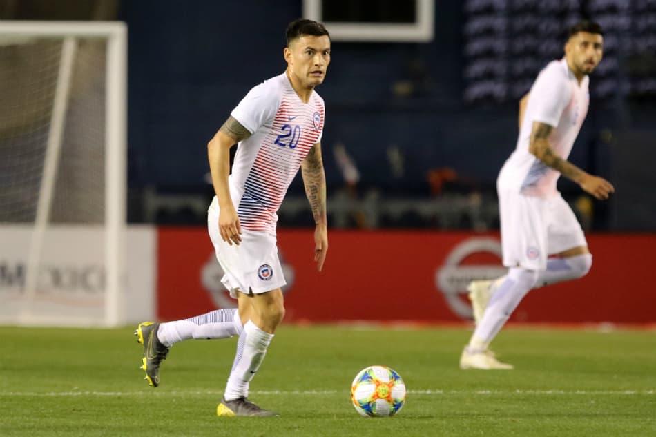 Charles Aránguiz abre o jogo sobre a seleção do Chile