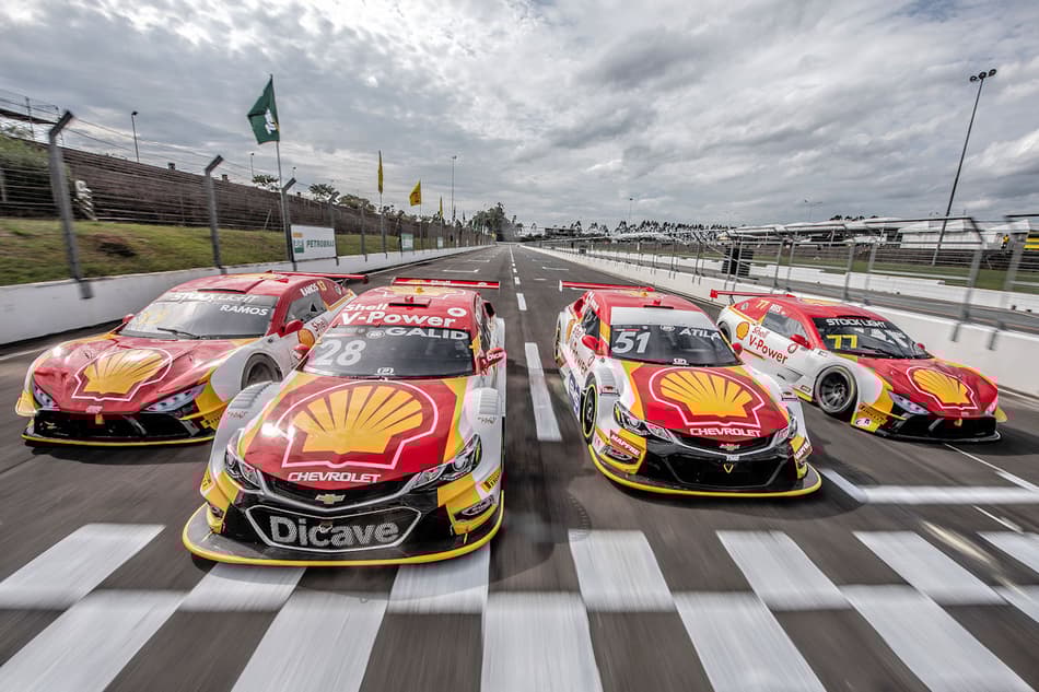 STOCK CAR: Carros da Shell fazem contato com a pista do Velopark