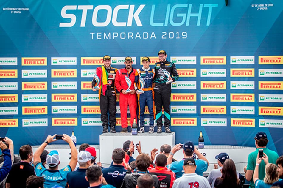 Stock Light: Guilherme Salas vence a corrida 1 debaixo de chuva no Velopark