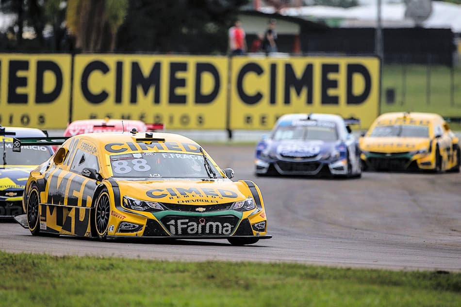 Felipe Fraga conquista top 5 na corrida 500 da Stock Car após show de ultrapassagens